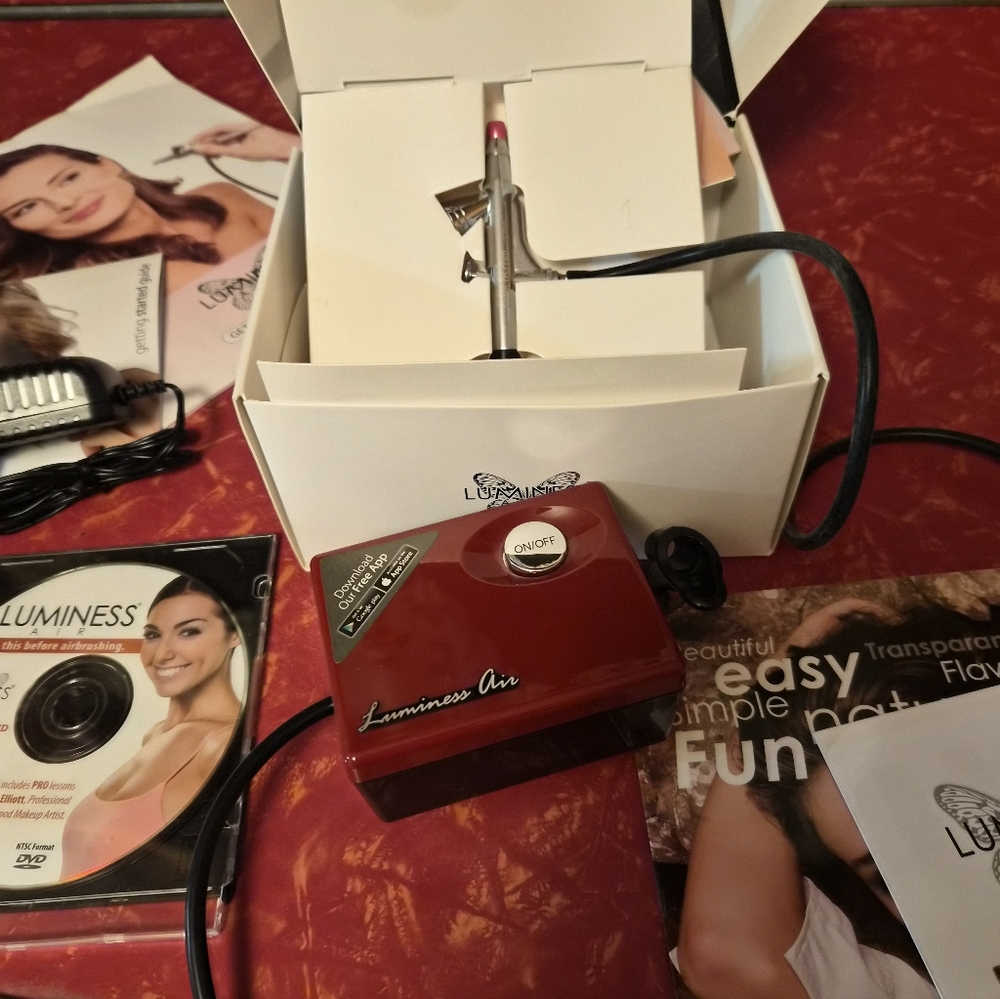 LEGEND LUMINESS AIRBRUSH COSMETICS SYSTEM W/ ADAPTER,W/ UNOPENED MAKE-UP ITEMS!